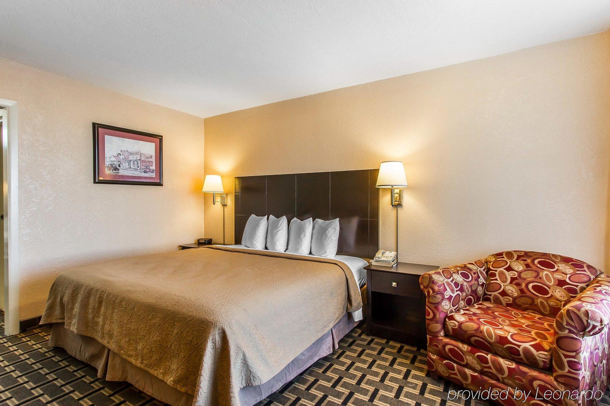 Quality Inn Ada Near University Екстериор снимка